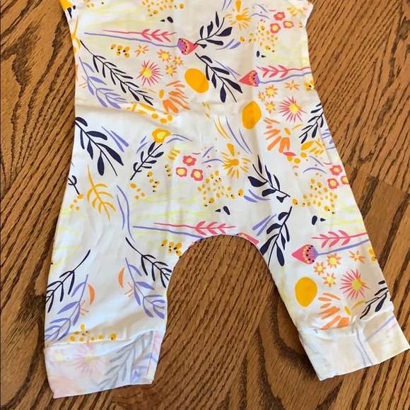 NWT Baby girl romper - Picture 3 of 4